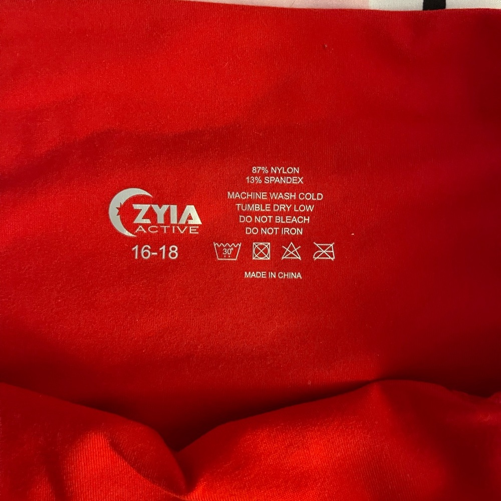 Zyia red capris